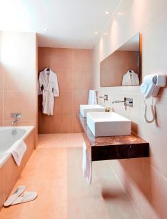 Amphora Hotel & Suites - Paphos - 5