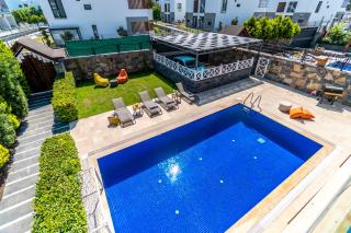 Deluxe Villa Emilie with Private Swimming Pool - Bodrum - 4