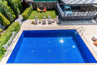 Deluxe Villa Emilie with Private Swimming Pool - 5