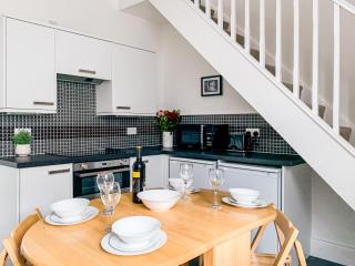 Maple House - Quaint Victorian Home With Free Parking - York - 8