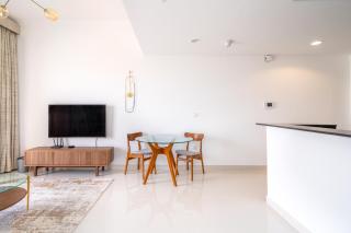 ALH Vacay - One Bedroom in Canal Residence West Spanish Sports City - Dubai - 2