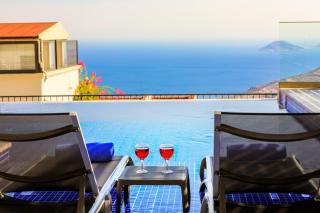 Modern 4 Bedroom villa with sea views & salt-water pool - 0