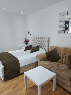 Lux Apartment in Gatwick - 8
