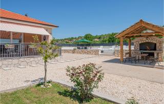 3 Bedroom Awesome Home In Vinjani Donji - Crna Gora - 2