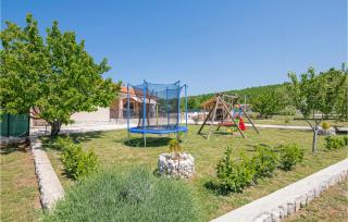 3 Bedroom Awesome Home In Vinjani Donji - Crna Gora - 1