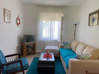 Apartman LUCIJA, dostupan 7 NOCENJA i VISE, AVAIBLE FOR RENT 7 NIGHTS AND MORE - Sutomore - 0