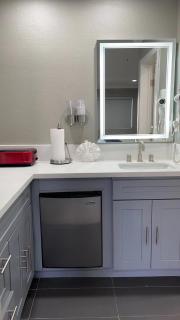 Omeo Suites - Alhambra - 8