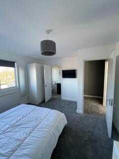 Double room with private bathroom in Basingstoke - Basingstoke - 2