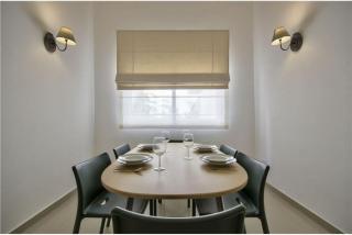 Four Bedroom Typical Maltese Townhouse - One Minute Away From The Seafront - Sliema - 6