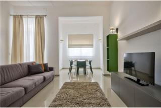 Four Bedroom Typical Maltese Townhouse - One Minute Away From The Seafront - Sliema - 8