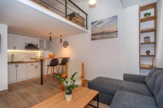 La Costa Apartments - Bar - 4