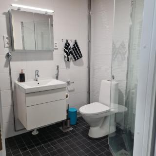 Bright two-room apartment with a balcony in Kalasatama - Helsínquia - 6