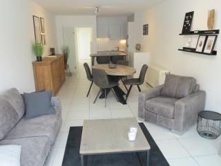 Volledig gerenoveerd 2 slaapkamer appartement in Westende-Bad, 250 m van het strand - Westende-Bad - 0