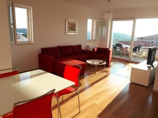 Apartment Lucija - cozy flat in the city center with a sea view & parking - Makarska - 0
