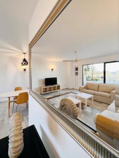 Renovated Apartment with Sea Views and Pool with Private Parking - 6