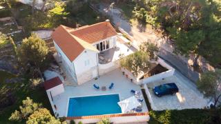 Amazing house W pool and big sunny terrace close to sea & beach - Splitska - 6