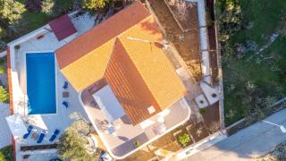 Amazing house W pool and big sunny terrace close to sea & beach - Splitska - 9