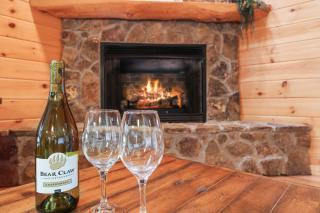 Relaxing Cabin near Bear Claw Vineyard, Hot Tub, Game Room, Pet Friendly, sleeps10 - 4