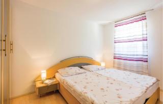 Awesome Apartment In Svpetar U Sumi - Pamići - 9