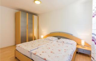 Awesome Apartment In Svpetar U Sumi - Pamići - 7