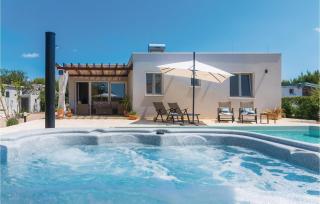 Stunning Home In Jadrija - 7