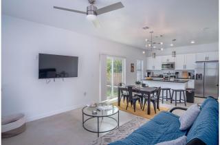 BRAND NEW 4 Stylish 3BR Near Exciting Downtown - San Antonio - 0