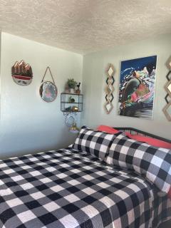 Millz Manor - Fall River Mills - 8