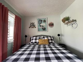 Millz Manor - Fall River Mills - 1