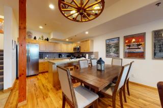Serene Ski Chalet - 5