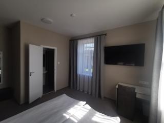 Central Hotel with Free parking - Riga - 2