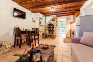 Petalidi Olive Garden Stone House near the beach - 8