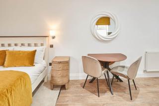 Host & Stay - Studio Pods - 7