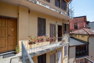 Como Renovated Apartment - 1