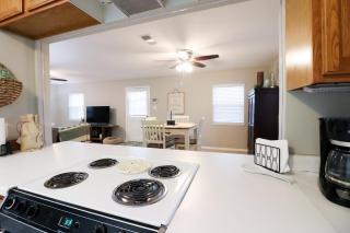 SUNNY DAZE Walk to Beach 2 Decks Pet Friendly Has a Mini Bar - 3