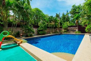 Captivating 3-Bed Villa in Muang Pattaya - Nong Prue - 3