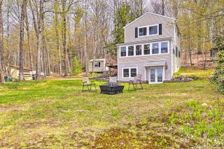 Lakefront Broadalbin Getaway with Deck and Kayaks - 8
