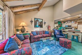 Eclectic Home with Deck 4 Miles to Ski Cloudcroft! - Cloudcroft - 7