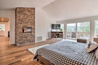 Spacious Sun-Up Bay Cabin, 20 Min to Downtown CDA! - Worley - 2