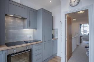 Ramsey Apartment - 2 Bedroom Apartment - Tenby - 1