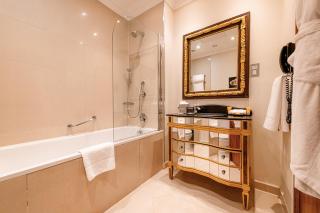Ashburn Hotel - London - 2