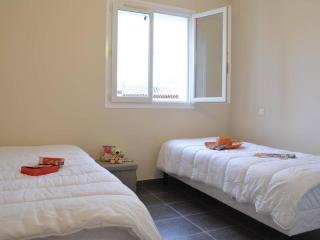 Maison moderne 4 pièces climatisée, proche plage, avec jardin, terrasse couverte et parkings sécurisés - FR-1-226-279 - Sainte-Maxime - 3