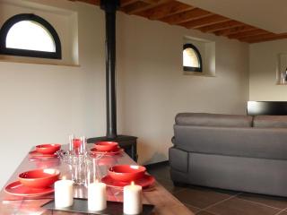 Gîte rénové avec terrasse, poêle à bois et Wifi à Chapeau - FR-1-489-79 - Chapeau - 5