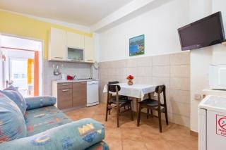 Apartment Lucija with Terrace - Baška - 4