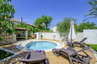 Villa Rosana in Muntić - Haus für 4-5 Personen - Pula - 0