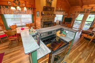 Serene Cabin in the Smokies with 2 Decks and Hot Tub! - Waynesville - 2