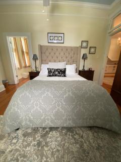 The King's Daughters B and B on the Bluff overlooking the Mighty Mississippi - 8