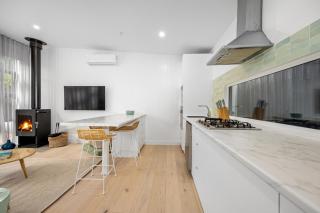 The Love Shack - romantic bungalow - 4