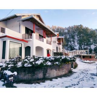 Just Naturals Wellness Resort Nainital - Bhowāli - 0