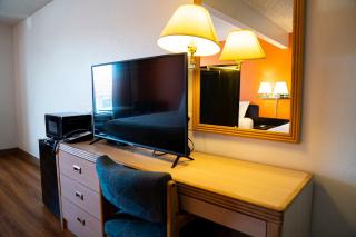 Hermiston Inn & Suites - 1