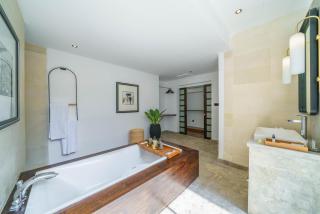 Villa Karishma - Luxury 6BR Villa Next to Berawa - Canggu - 5
